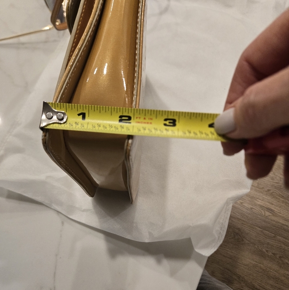 LOUIS VUITTON Monogram Vernis Mott - Picture 11 of 15